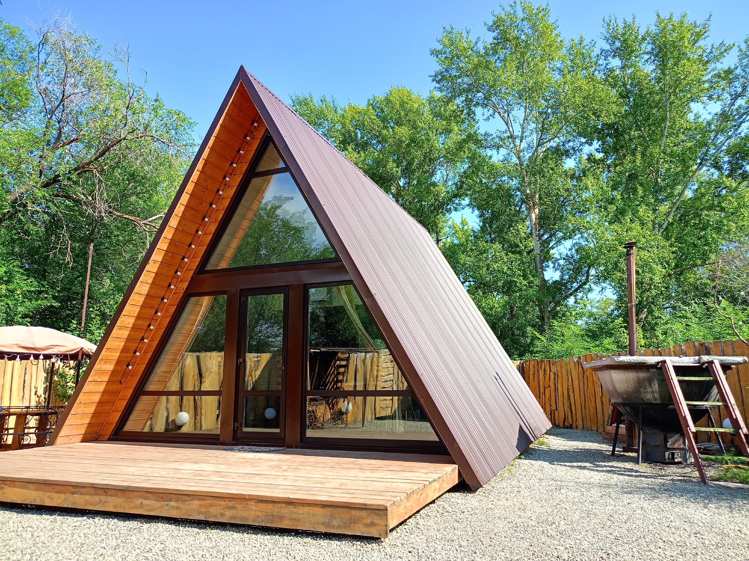 ЮГО-ЗАПАД Hall